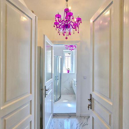 شقة Collins Amethyst Center بولا المظهر الخارجي الصورة